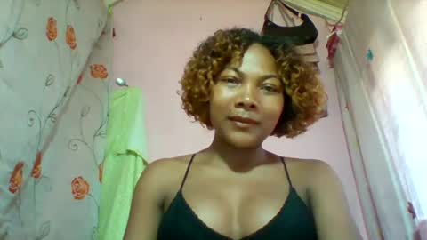 lyndah19 online show from March 6, 8:24 am