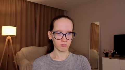 Sara online show from April 21, 4:14 pm