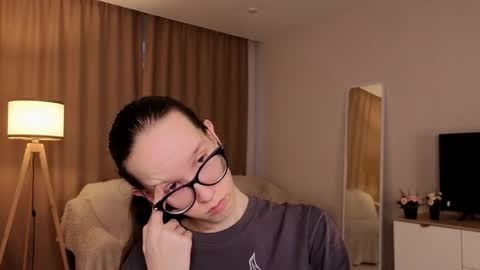 Sara online show from April 21, 1:42 am