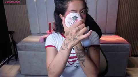 lynn_turner_ online show from May 5, 1:28 pm