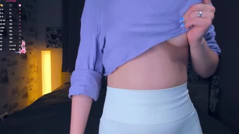 Cozy Lynns room online show from February 9, 10:08 am