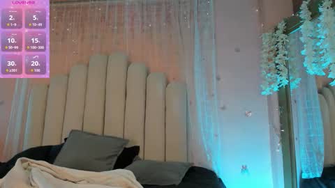 LYRA online show from December 19, 3:24 am