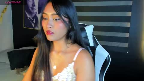 lyralux10 online show from September 14, 4:59 am