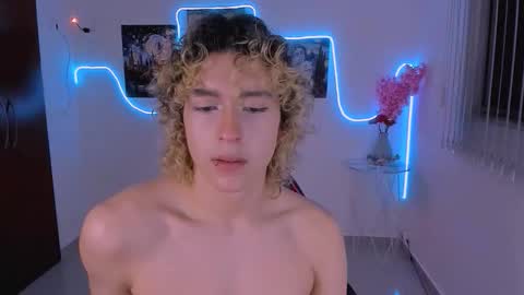 Lyric online show from January 8, 1:55 am