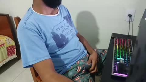 m0ren01995 online show from July 5, 2:47 am