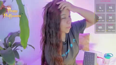 Snapshot of m1lk_choc chatting on October 12, 10:00 pm Mila online show from October 12, 10:00 pm