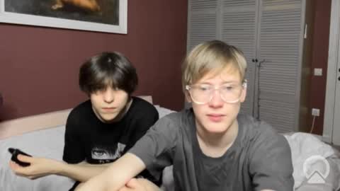 Michael and Kai online show from October 26, 7:02 pm