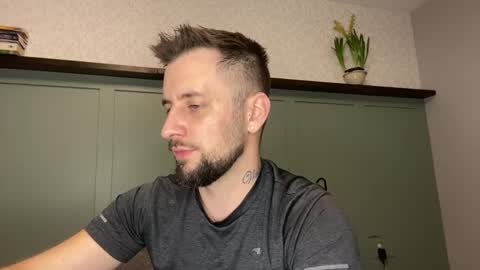 m_stephen online show from April 3, 3:02 am