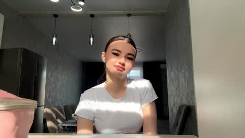 May online show from June 3, 12:52 pm