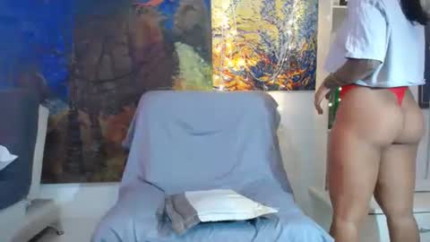 Snapshot of macgine chatting on October 12, 2:09 pm Laura online show from October 12, 2:09 pm