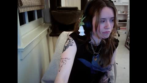 maia online show from February 26, 6:28 am