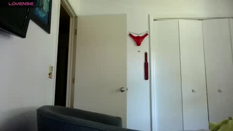 mackdocc001 online show from April 10, 5:28 pm