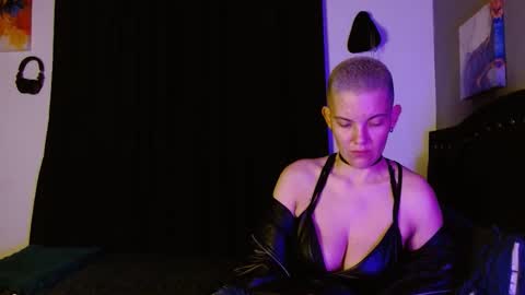 Noah Askew online show from November 16, 4:58 am