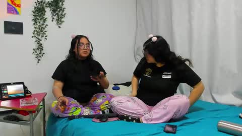 Maddie and Chelsea online show from March 22, 9:46 am