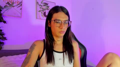 Maddie Ray online show from June 3, 2:33 pm