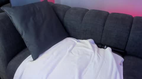 Maddy  online show from February 14, 2:18 am