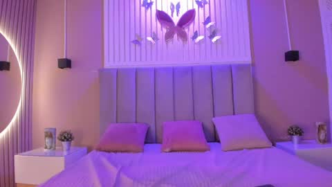 Maddy  online show from April 1, 1:41 pm