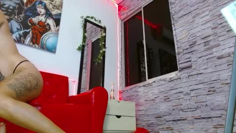 maddystone_ online show from February 16, 1:25 am