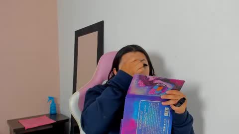 maddyy_moon online show from June 19, 11:27 am