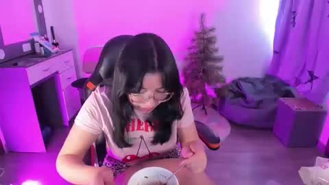 madelaine_taylor online show from March 7, 6:52 pm