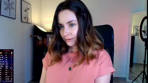 madelamee online show from March 19, 9:20 pm