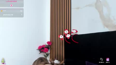 Madelin Clerk online show from December 28, 9:30 pm