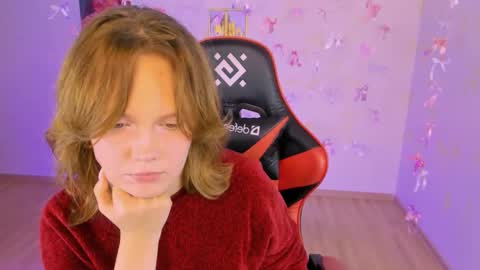 Madeline online show from November 9, 4:43 pm