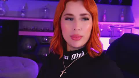 Snapshot of madelinefox_ chatting on September 23, 12:21 pm Madeline online show from September 23, 12:21 pm