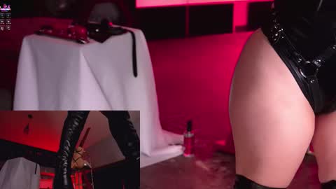 Snapshot of madelinefox_ chatting on September 26, 12:35 pm Madeline online show from September 26, 12:35 pm