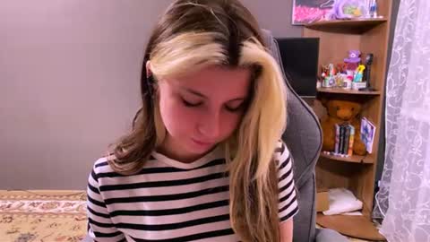 Alice online show from July 26, 7:44 pm