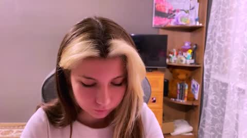 Alice online show from July 25, 7:34 pm