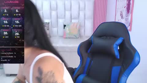 Madhison  online show from March 4, 8:27 pm