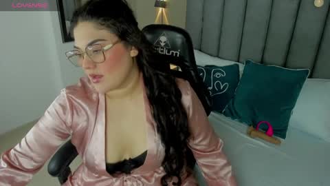 M A D I S O N  online show from April 9, 2:48 am