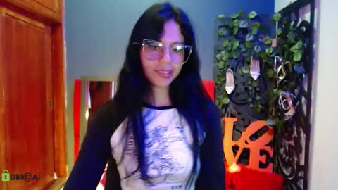 madison_braley online show from March 18, 3:07 pm