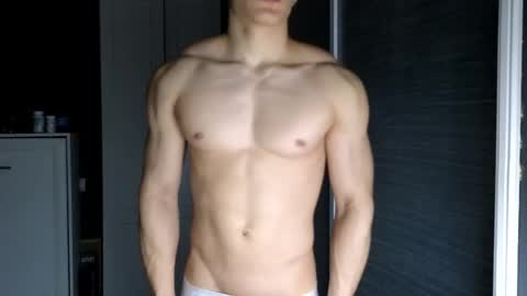 Sexyboymadison online show from November 19, 10:52 pm