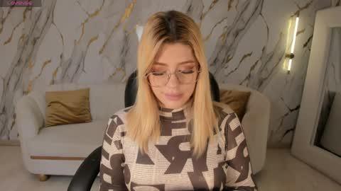 Madison Kane online show from April 11, 11:14 am