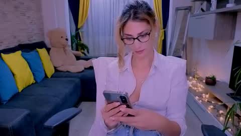 Madye Roberts online show from January 17, 11:35 pm