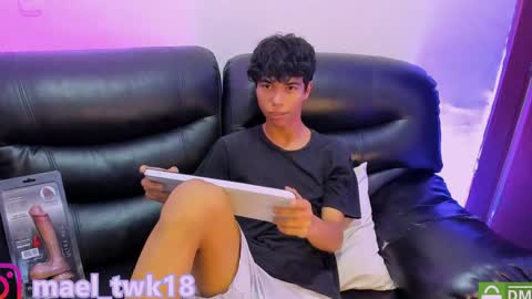 Mael online show from April 4, 7:10 pm