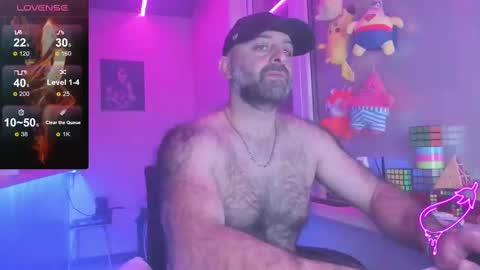 Snapshot of magabear chatting on February 18, 8:36 pm Magabear online show from February 18, 8:36 pm