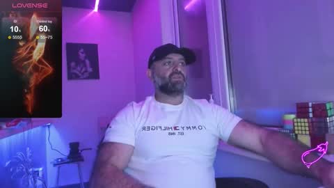 Snapshot of magabear chatting on September 11, 10:11 pm Magabear online show from September 11, 10:11 pm
