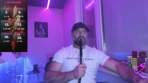 Snapshot of magabear chatting on September 16, 12:23 am Magabear online show from September 16, 12:23 am