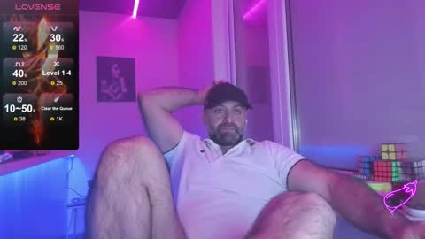 Snapshot of magabear chatting on October 4, 8:50 pm Magabear online show from October 4, 8:50 pm