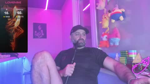 Snapshot of magabear chatting on March 10, 7:44 am Magabear online show from March 10, 7:44 am