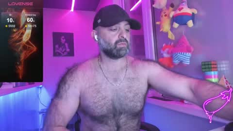 Snapshot of magabear chatting on February 13, 1:26 pm Magabear online show from February 13, 1:26 pm