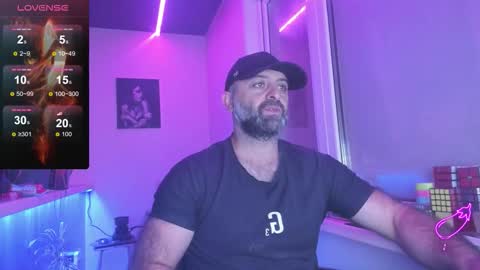 Snapshot of magabear chatting on September 14, 12:02 am Magabear online show from September 14, 12:02 am