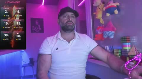 Snapshot of magabear chatting on February 21, 8:49 pm Magabear online show from February 21, 8:49 pm
