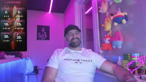 Snapshot of magabear chatting on March 8, 9:39 am Magabear online show from March 8, 9:39 am