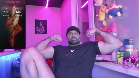 Snapshot of magabear chatting on March 4, 4:49 am Magabear online show from March 4, 4:49 am
