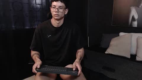 Damian Rivers online show from November 12, 8:33 pm