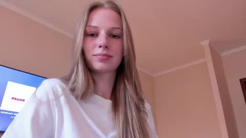 Alice  online show from April 16, 10:59 am